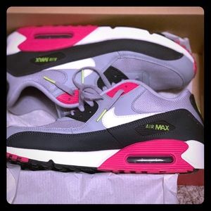 Nike Air Max 90 Essential